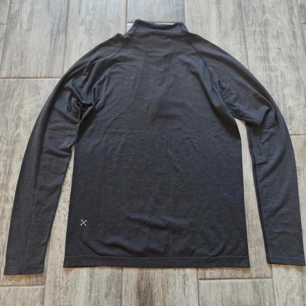 Lululemon Metal Vent Tech 1/2 Zip Pullover Mens S Gray Lightweight Gorpcore Yoga